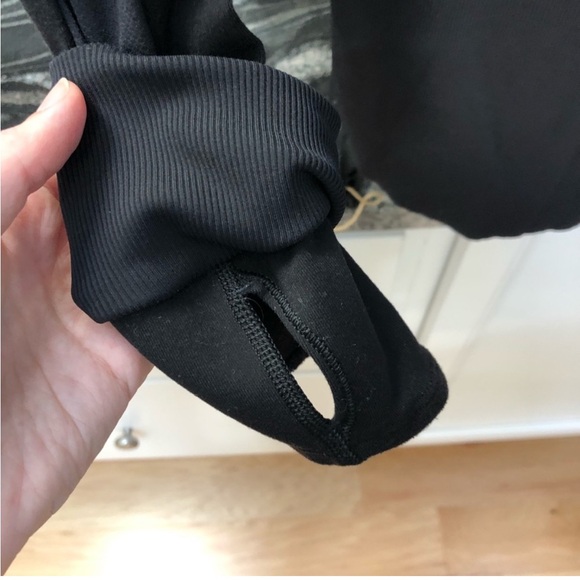 Lululemon athletic jacket with hood.. Size 4 - Picture 8 of 8